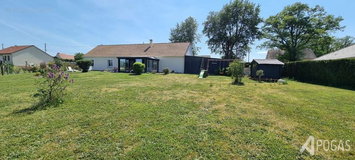 Maison à LE GRAND-BOURG