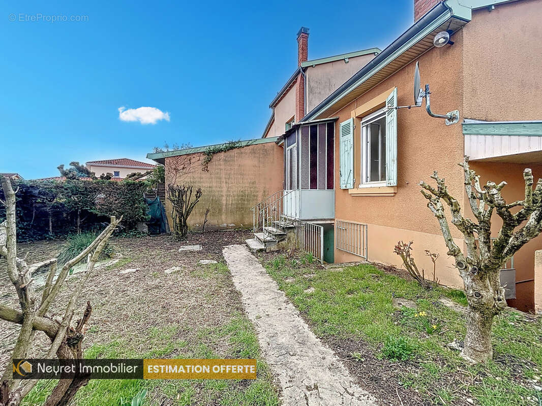 Maison à PIERRE-BENITE