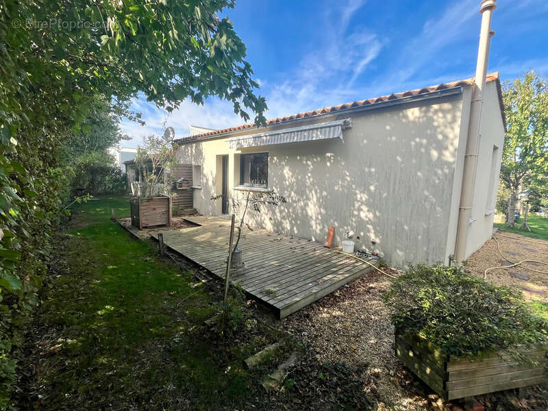 Maison à SAINTE-RADEGONDE-DES-NOYERS