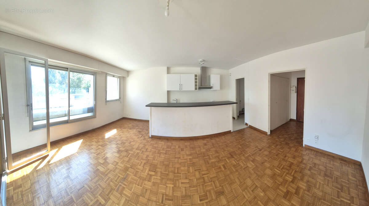 Appartement à MARSEILLE-8E