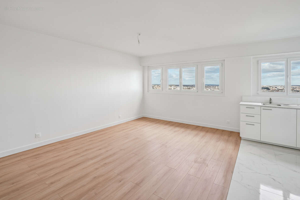 Appartement à COURBEVOIE