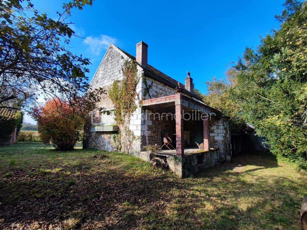 Maison à THORIGNY-SUR-OREUSE