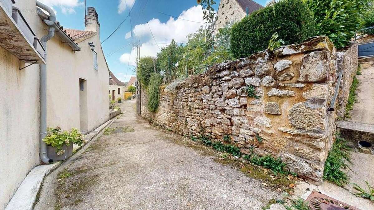 EXCLUSIVITE LABEL PIERRES. L'Élégance Discrète d'une Maison de Village, avec tous commerces - photo 12