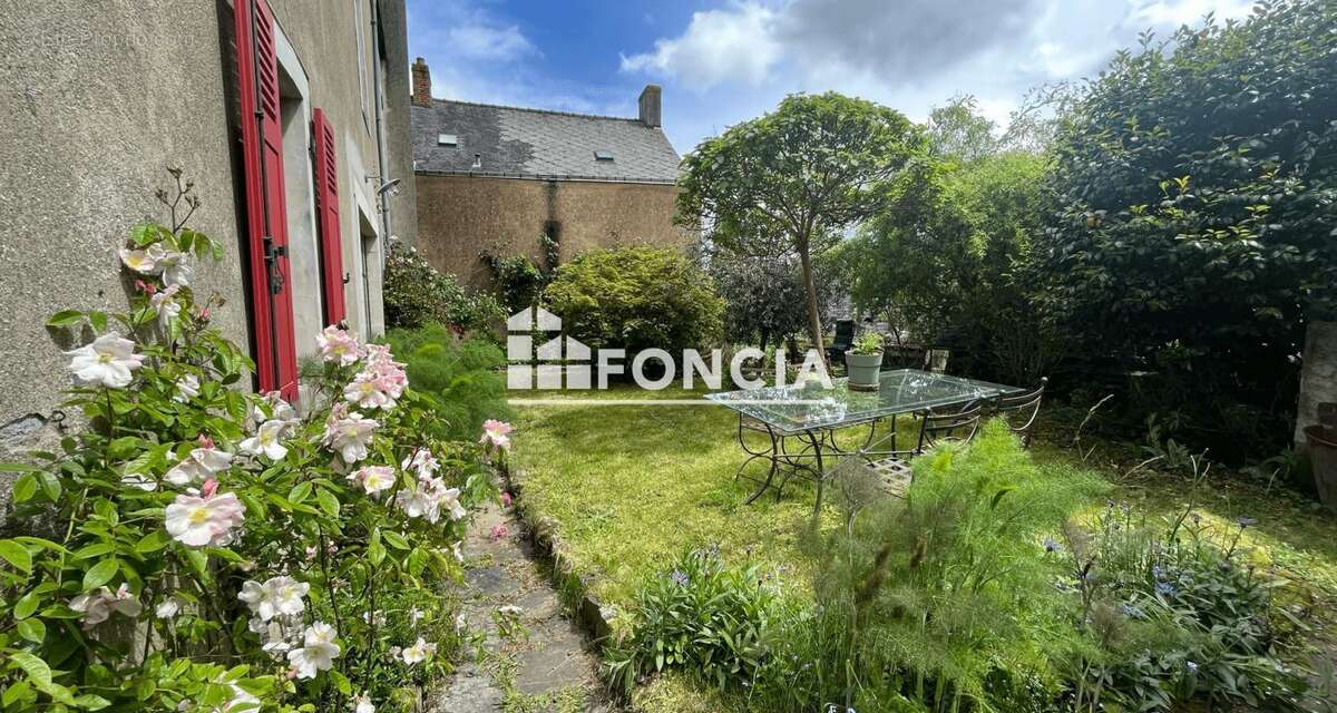 Maison à SILLE-LE-GUILLAUME