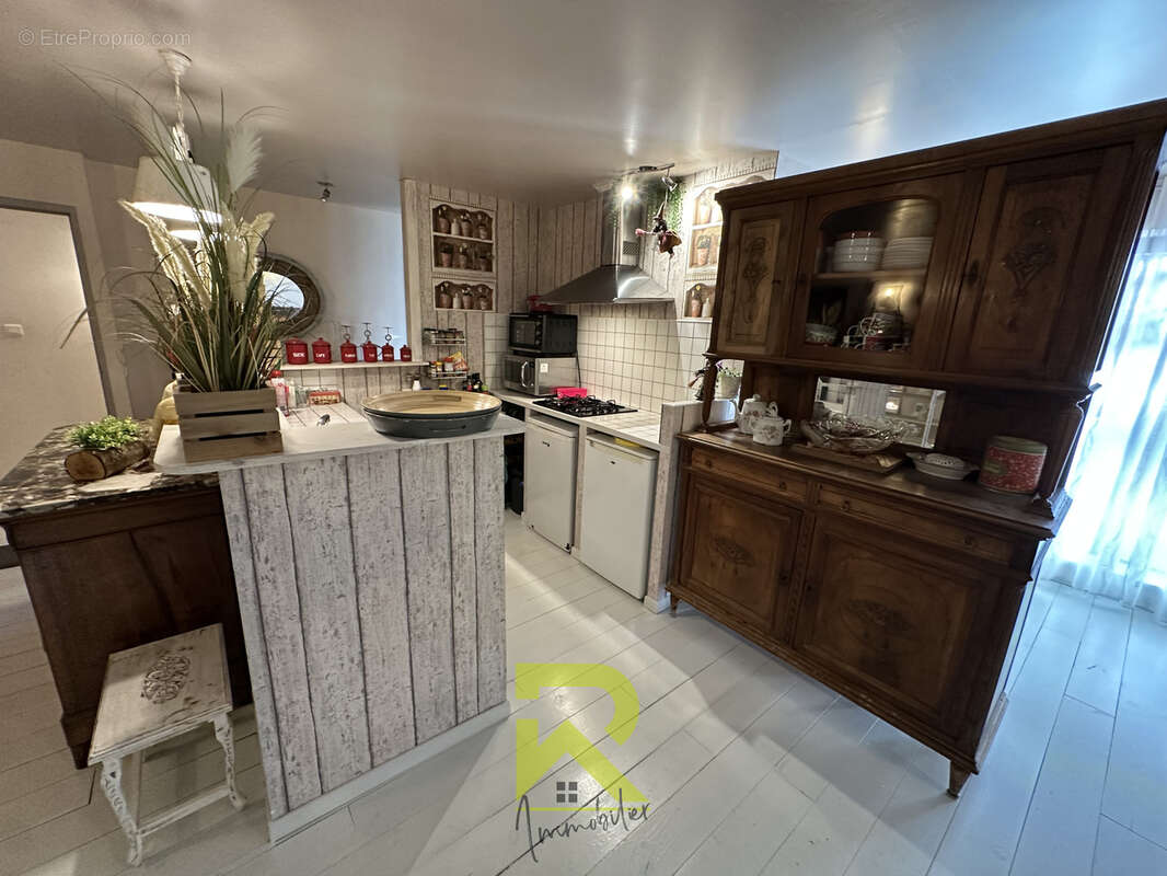 Bar Pub licence IV et ses 2 appartements - photo 20