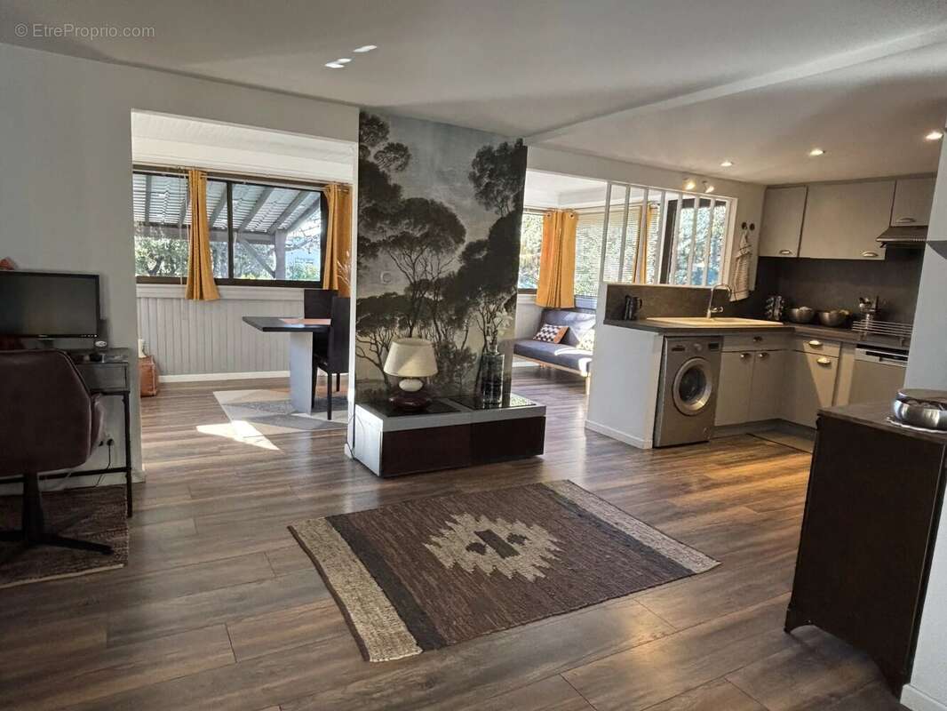 Maison à ROQUEBRUNE-SUR-ARGENS