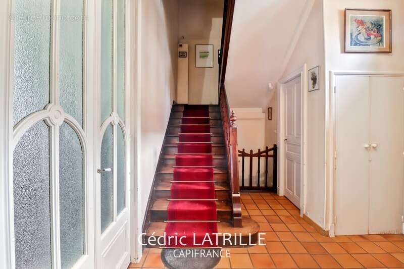 Maison Bourgeoise à vendre 11 pièces TARBES (65) - photo 8