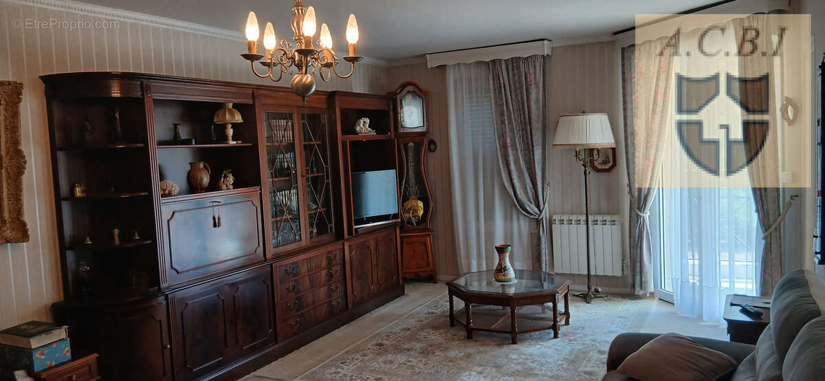A VENDRE - Appartement - photo 3