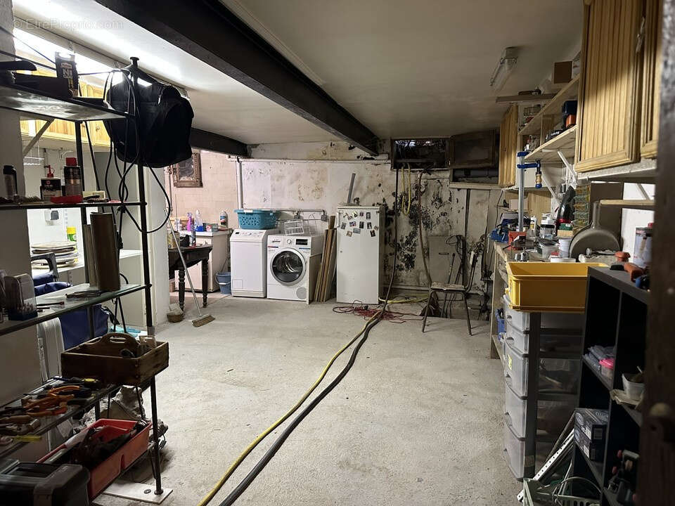 À vendre, moitié droite d’une magnifique maison de maître avec garage et jardin - photo 31