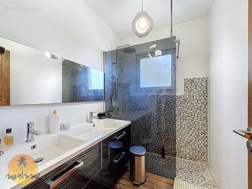 Appartement à SAINT-LAURENT-DU-VAR