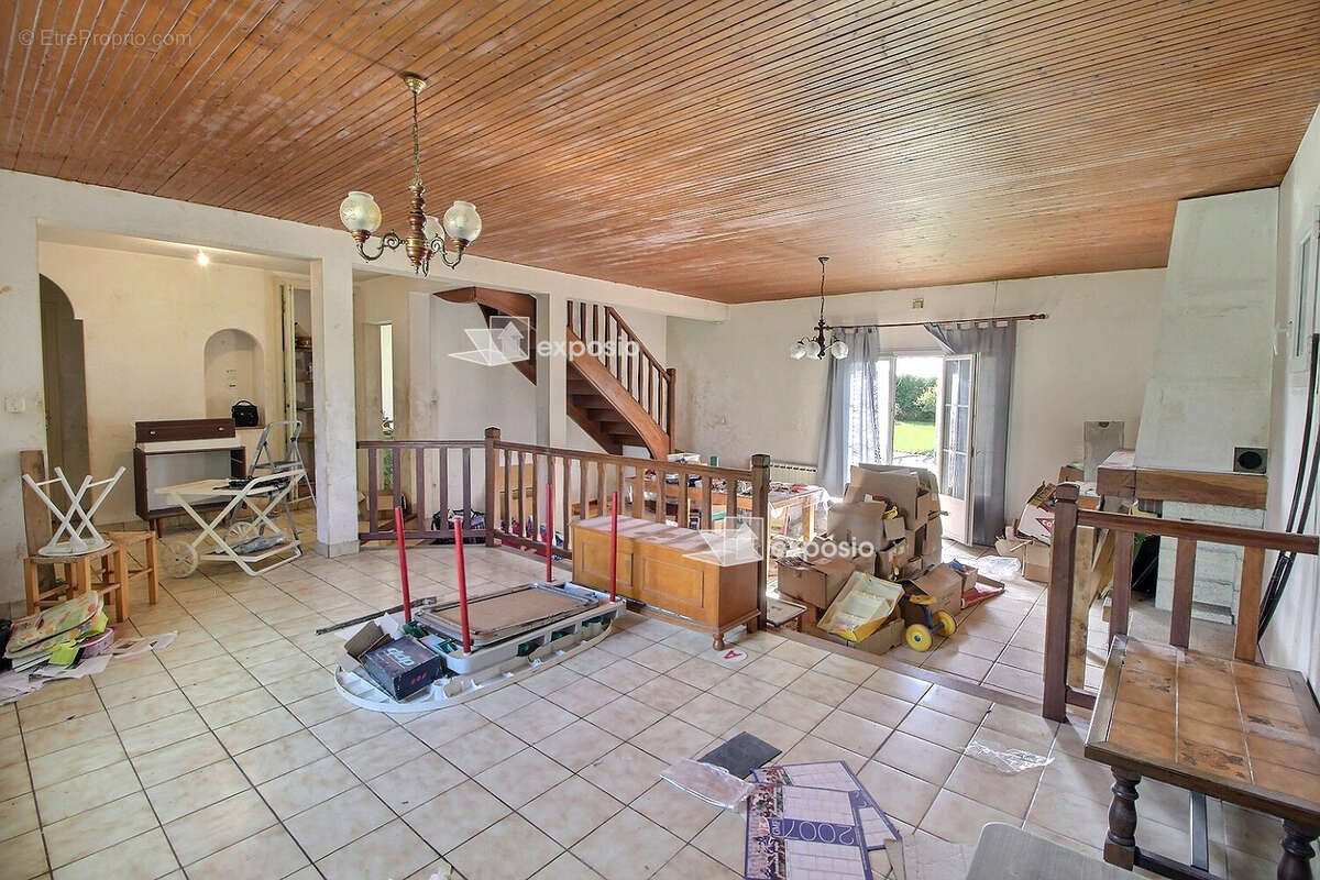 Maison à SAINTE-NEOMAYE