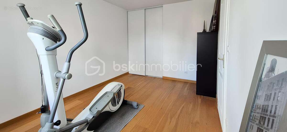 Commerce à BALLAINVILLIERS