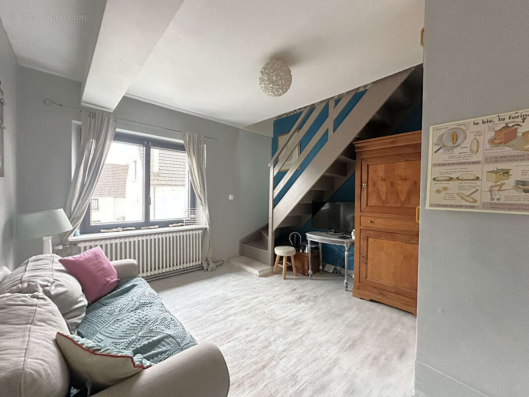 Maison à FOLLAINVILLE-DENNEMONT