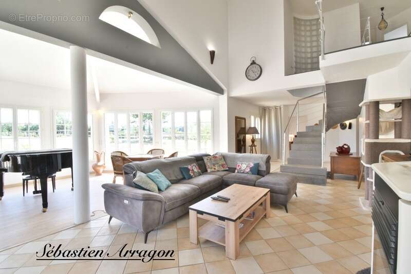 Villa contemporaine 250 m² – 5 chambres – 3 hectares – piscine 18 m – Villeneuve-sur-Lot (47) - photo 7