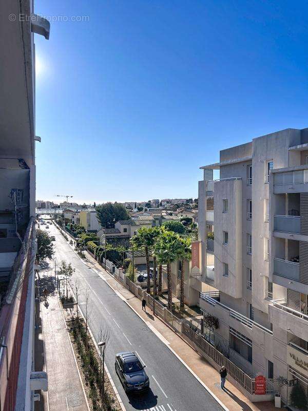 Appartement à SAINT-LAURENT-DU-VAR