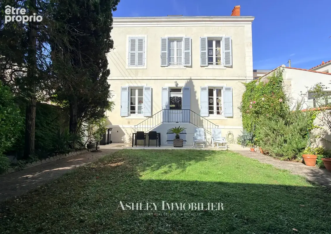 Photo Maison à La Rochelle au prix de 884 000€