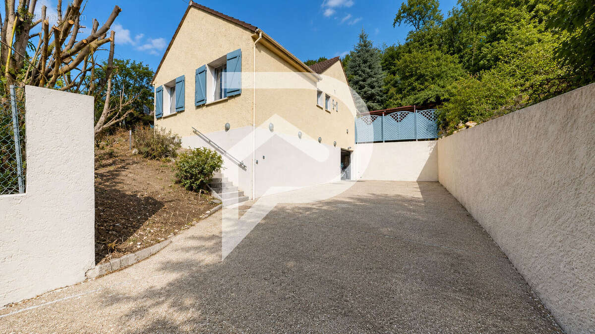 Maison à VAUX-SUR-SEINE