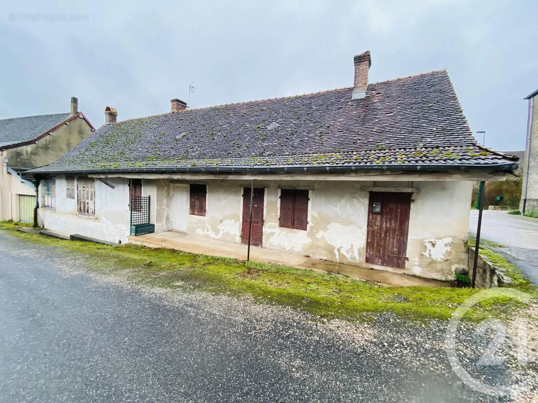Maison à SAVIGNY-EN-REVERMONT