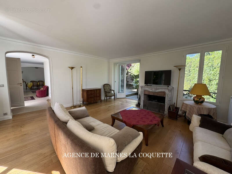 Maison à VILLE-D'AVRAY