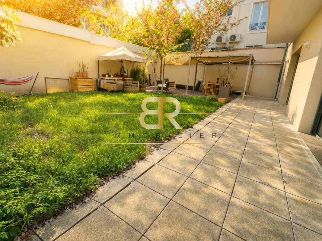 Appartement à CHARENTON-LE-PONT