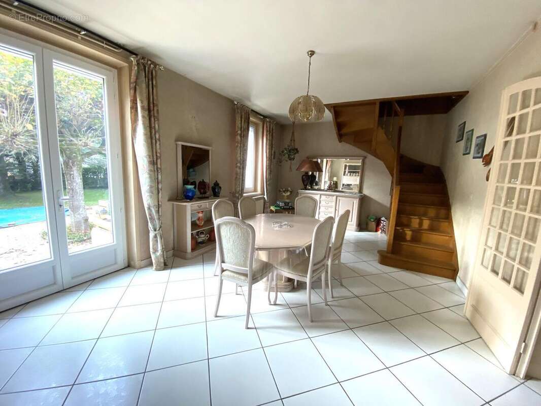 Photo 6 - Maison à JASSANS-RIOTTIER