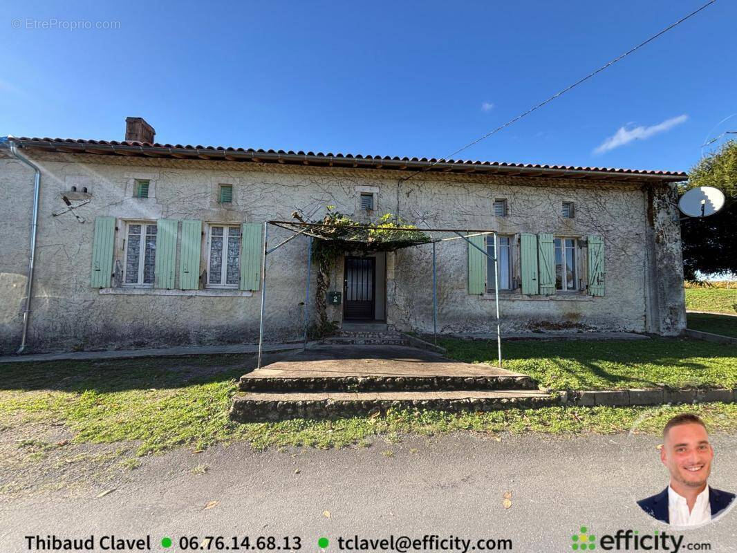 Maison à BARBEZIEUX-SAINT-HILAIRE