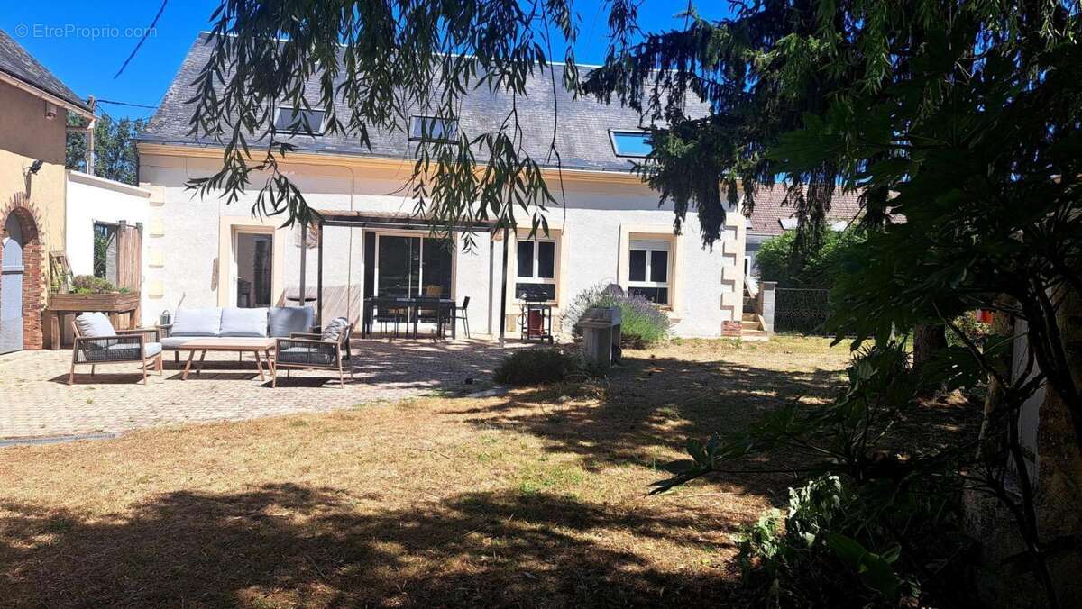 Maison à SAINT-OUEN-EN-BELIN