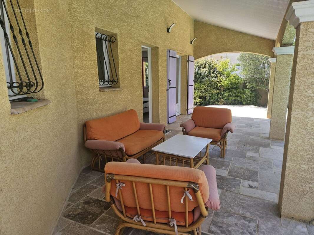 Belle villa de plain pied avec piscine, annexe et sous-sol - photo 11