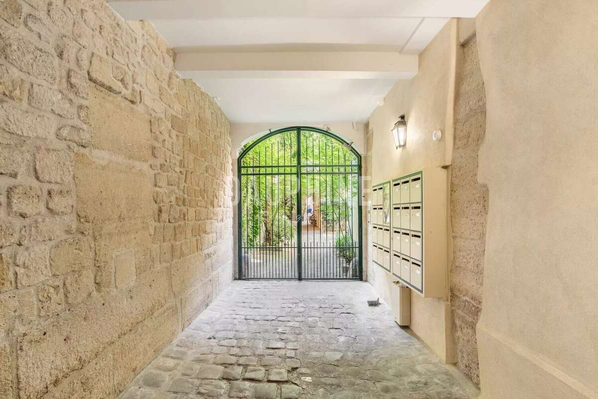 Appartement à PARIS-6E