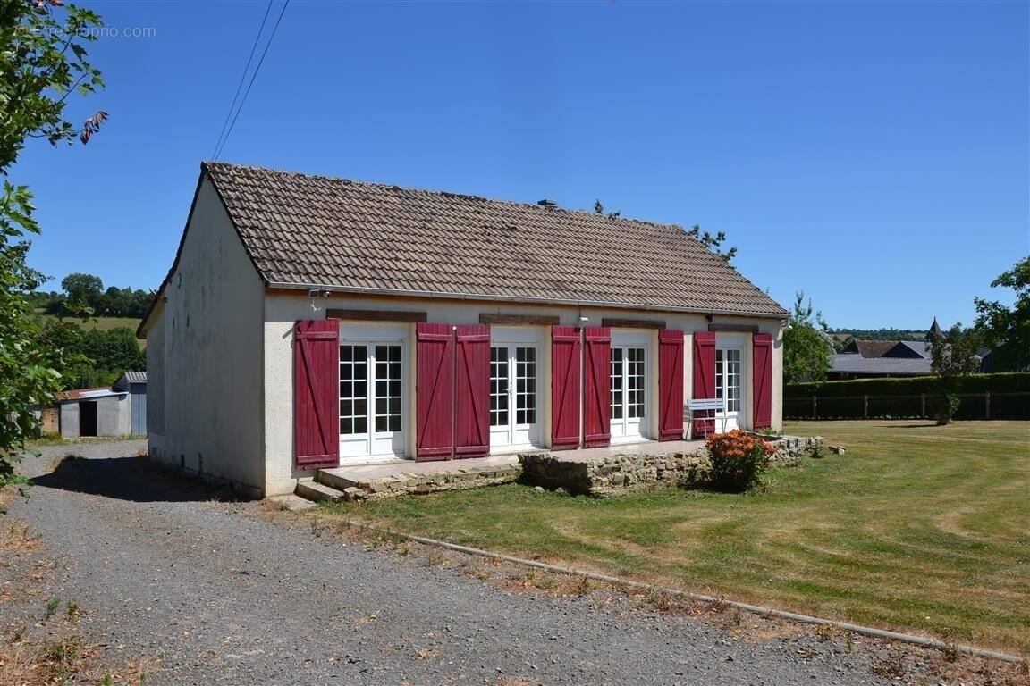 Maison à COURMENIL
