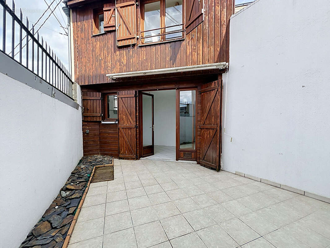 Maison 3 chambres avec 3 studios indépendants loués et un garage - photo 6