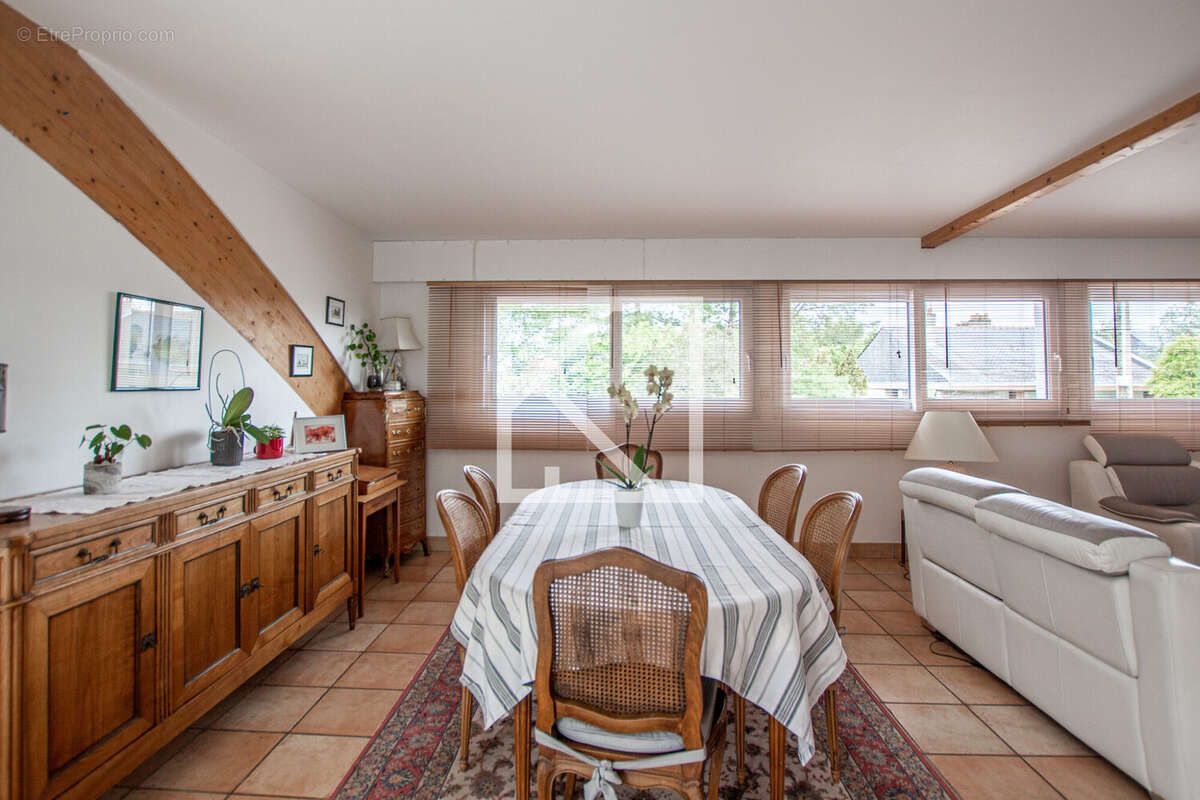 Maison à BRIOLLAY