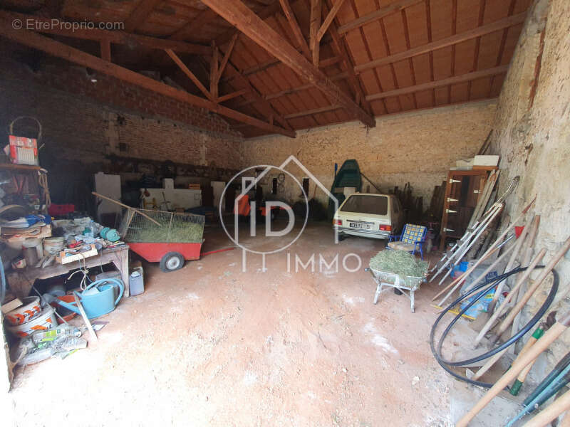 Corps de ferme avec granges - photo 6