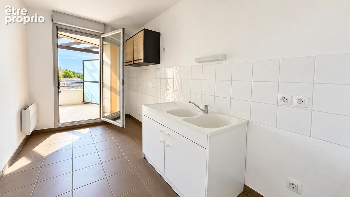 Appartement  3 pièces 61 m2  Croix Daurade - photo 7