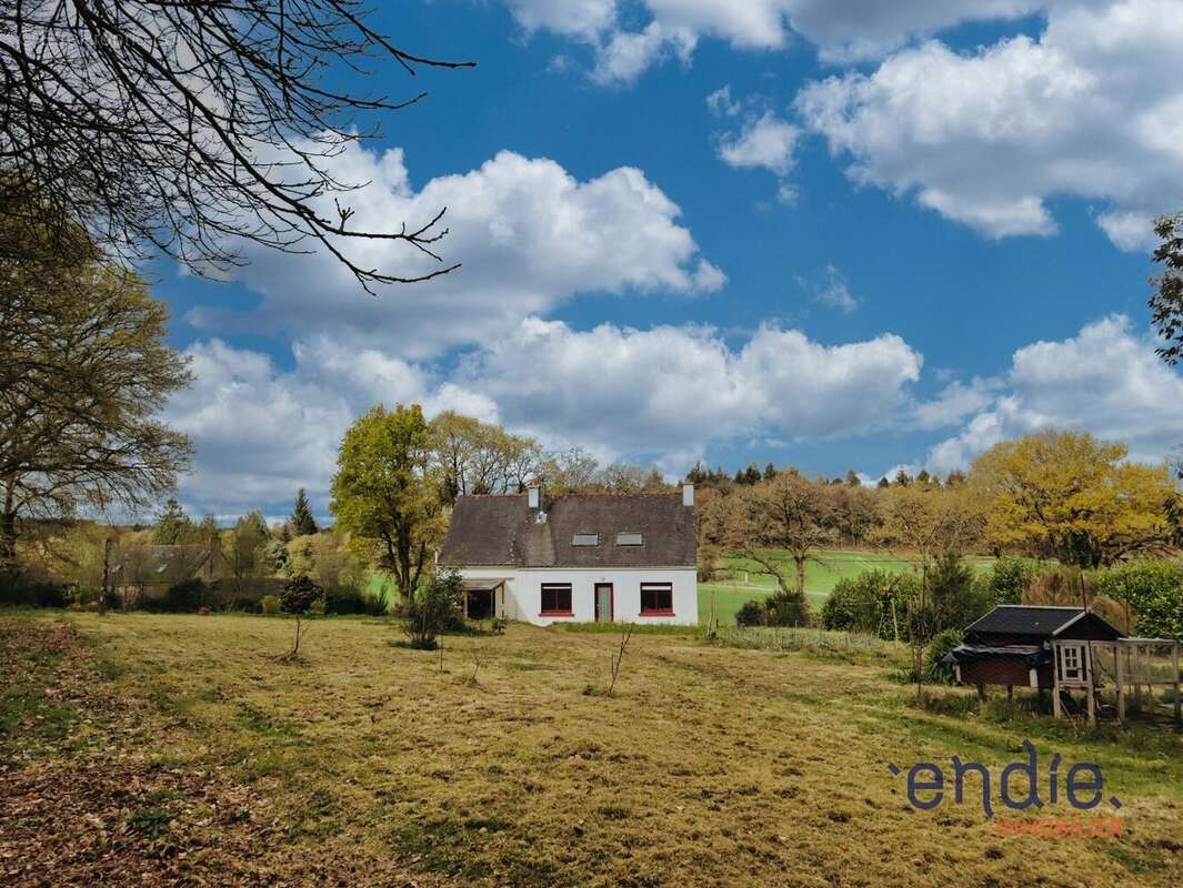 Maison familiale avec jardin et dépendances  Proche Melrand - photo 3
