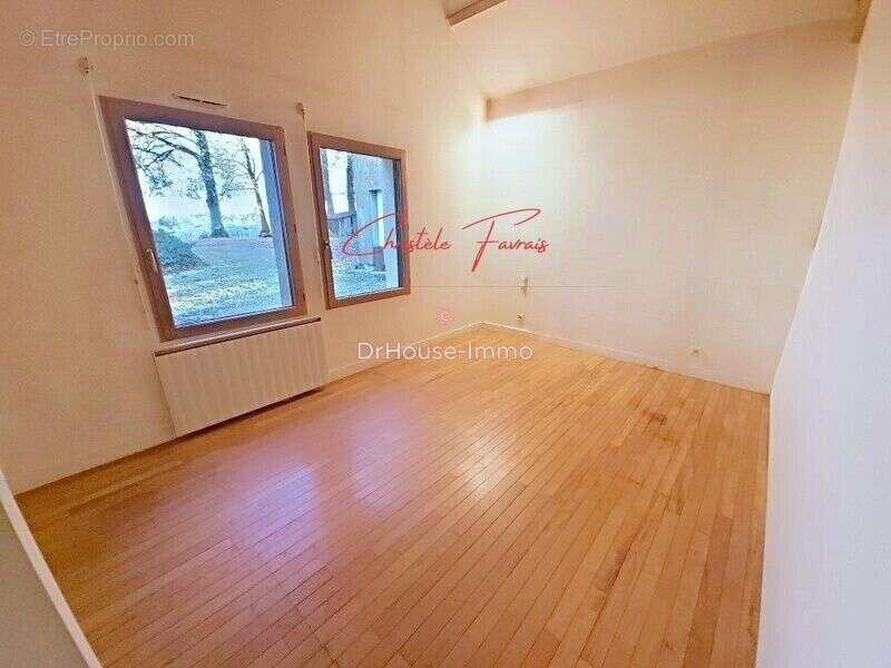 Maison à LOUVIGNE-DU-DESERT