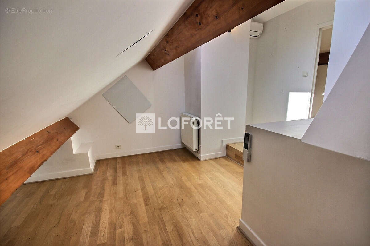 Maison à COURBEVOIE