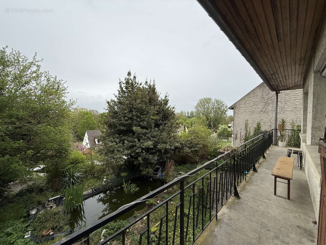 Maison à JOUY-LE-MOUTIER