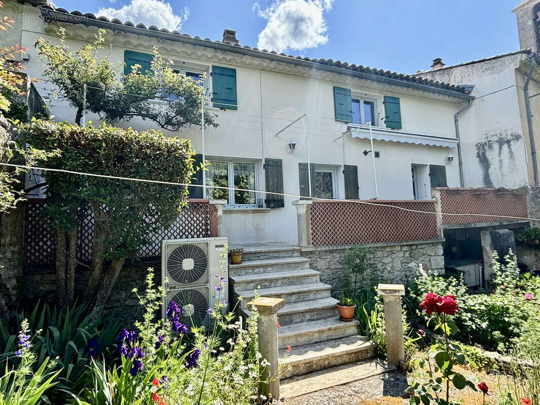 Maison à MALAUCENE