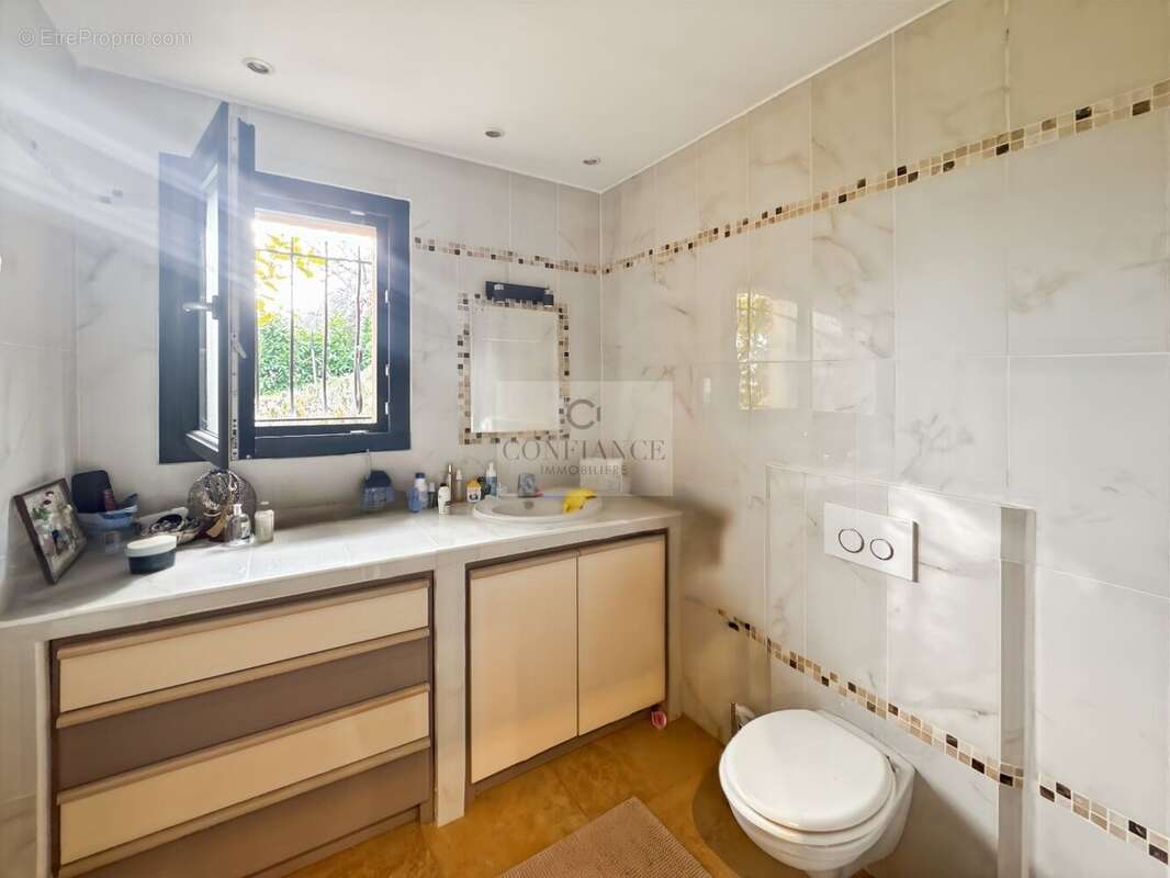 Maison à TOURRETTES-SUR-LOUP