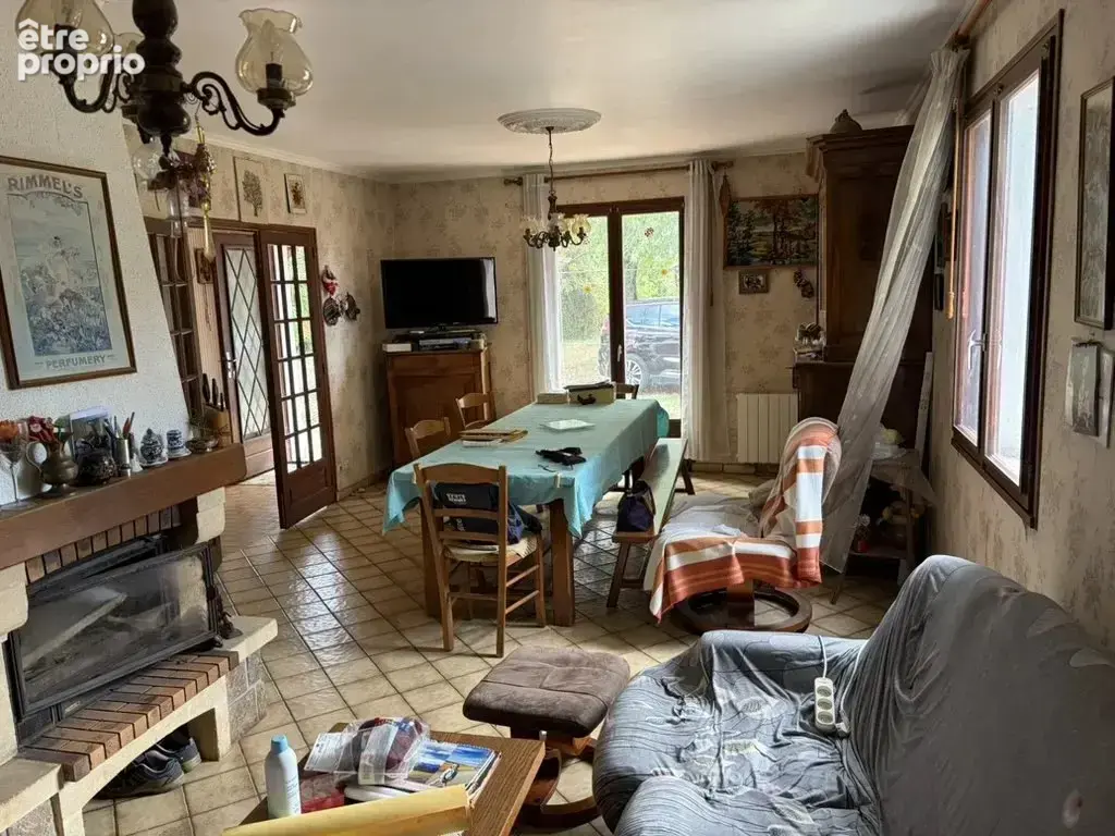 Maison de plain-pied à Vitrac Saint-Vincent - photo 4