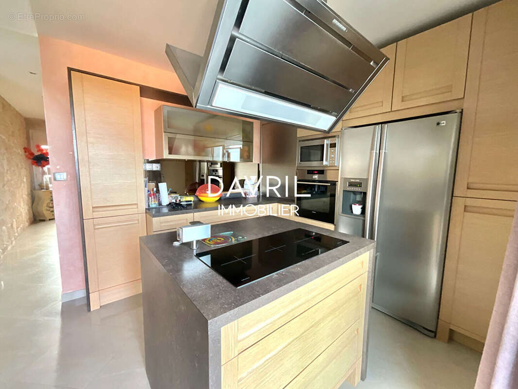 Maison à JOUY-LE-MOUTIER