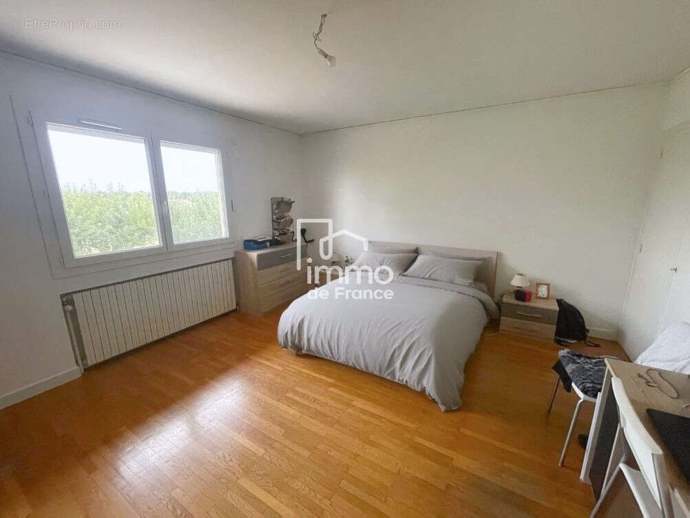 Maison à DOMPIERRE-SUR-VEYLE