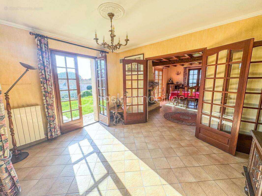 Maison traditionnelle 145m² sur un terrain de 1015m² - photo 6