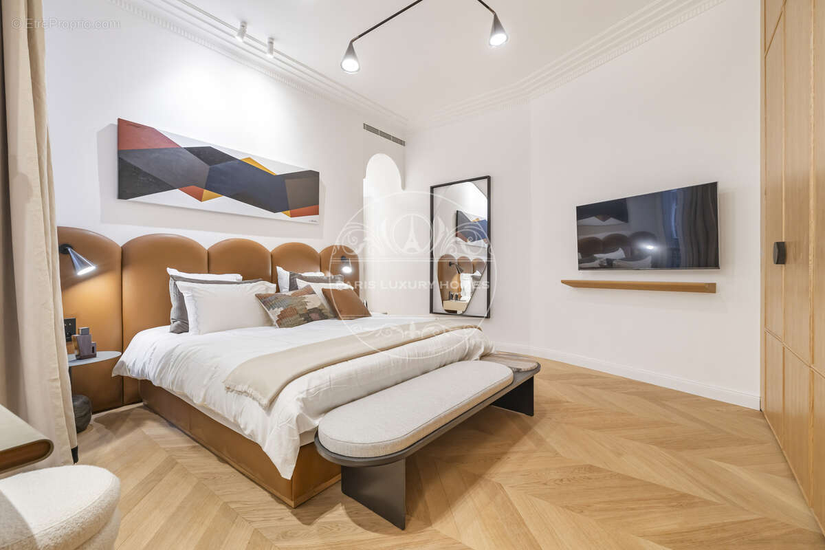 Appartement à PARIS-8E