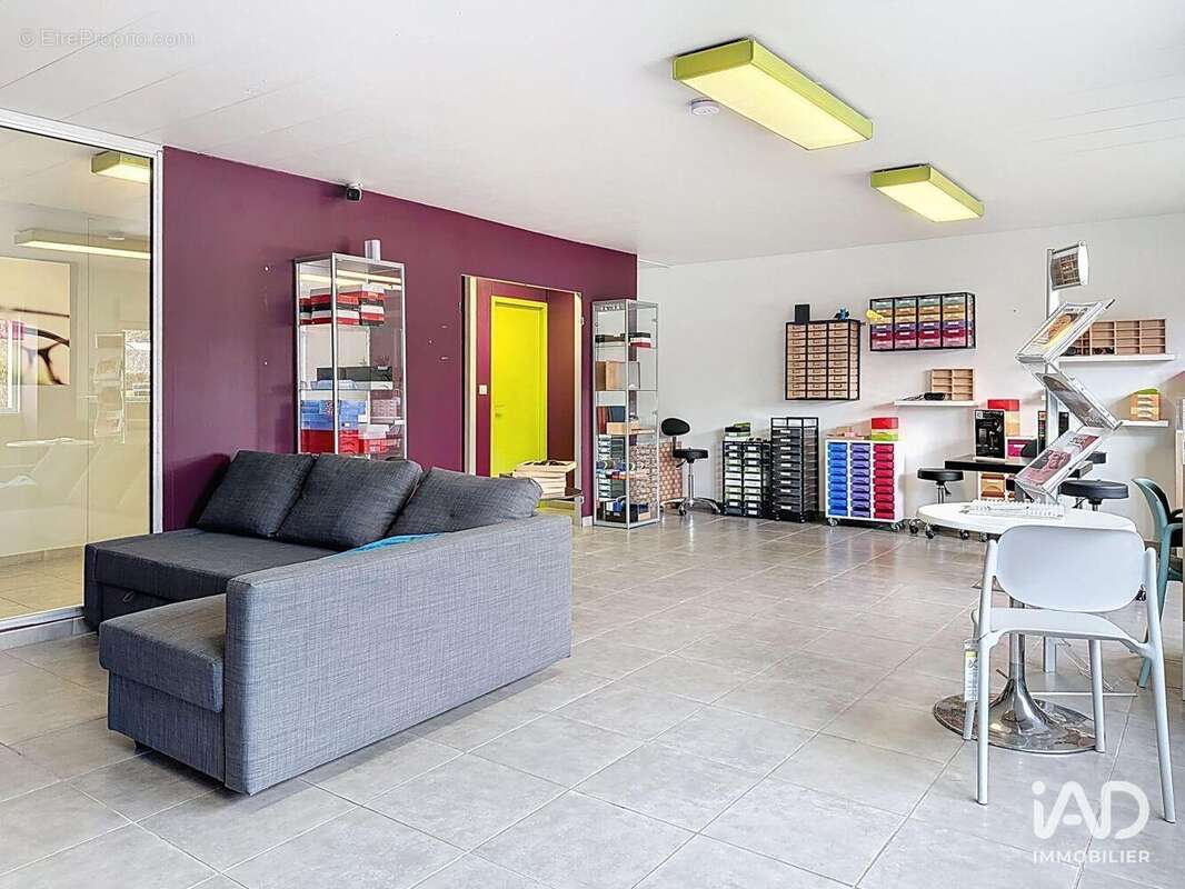 Photo 4 - Commerce à SAINT-CANNAT