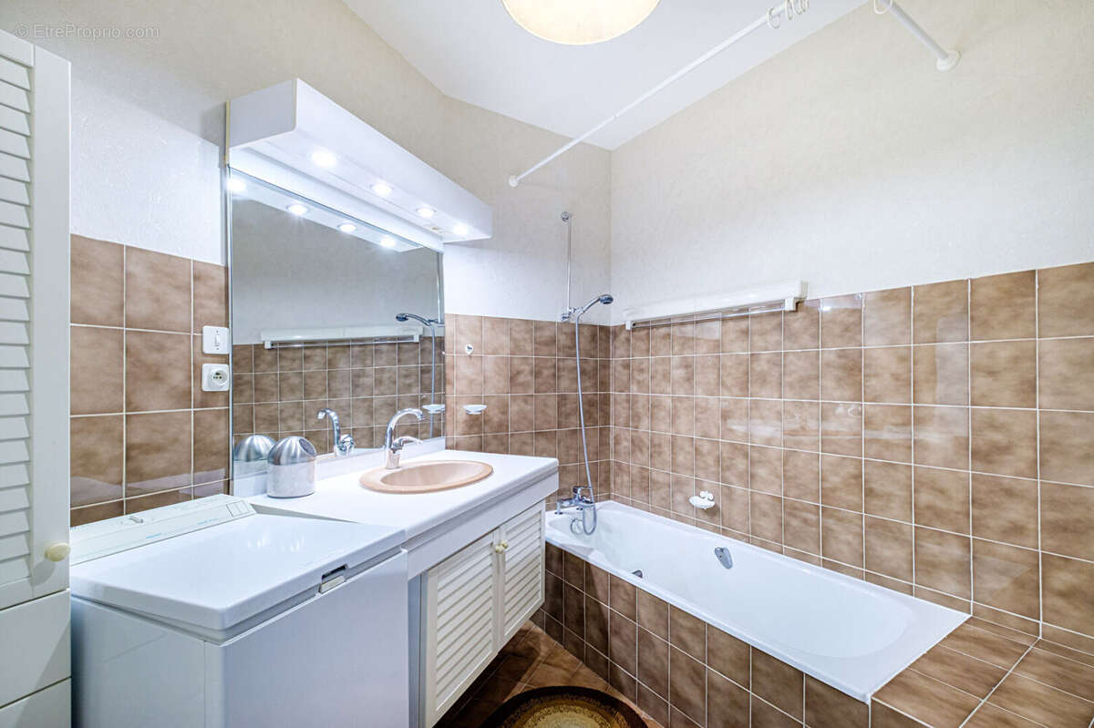 Vente appartement T2 - Balcon/Gardien - Bachut - photo 7
