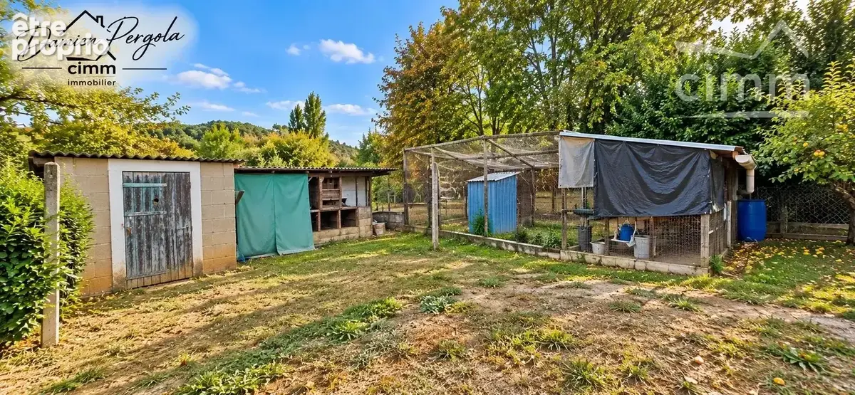 Maison de 91 m² à restaurer avec grand terrain et vaste garage proche du centre du Lardin-Saint-Lazare - photo 14