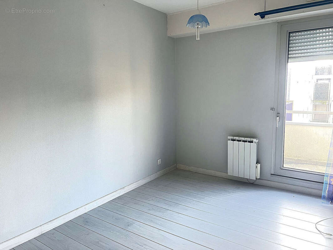 T5 de 98m², balcon terrasse, cave et parking - photo 9