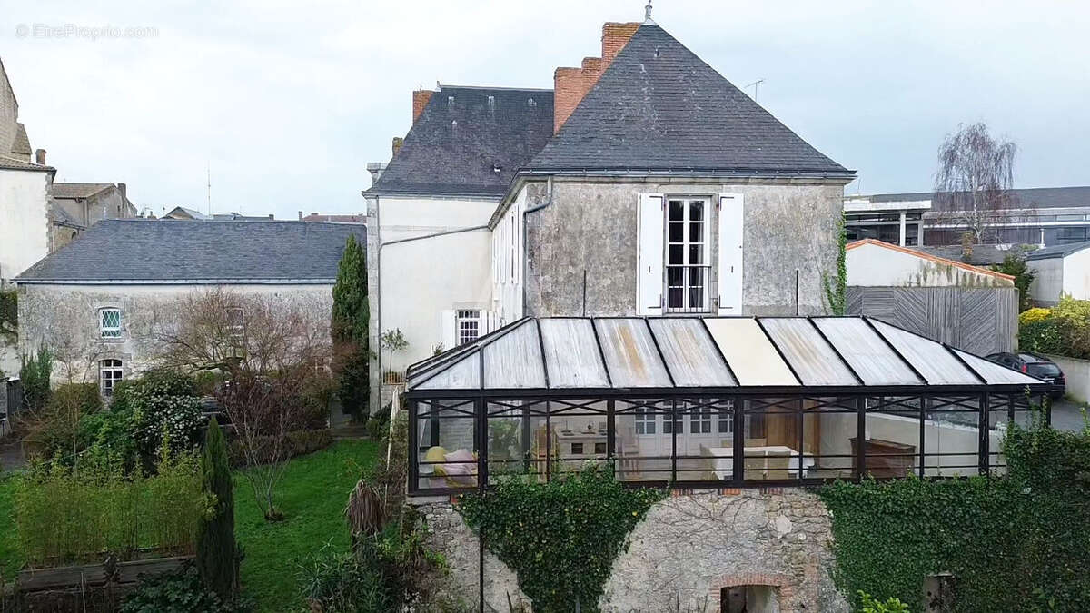 Maison à LE POIRE-SUR-VIE